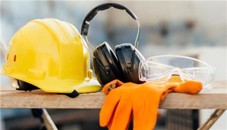 مهم‌ترین استانداردهای تجهیزات حفاظت فردی (PPE) که باید بدانید